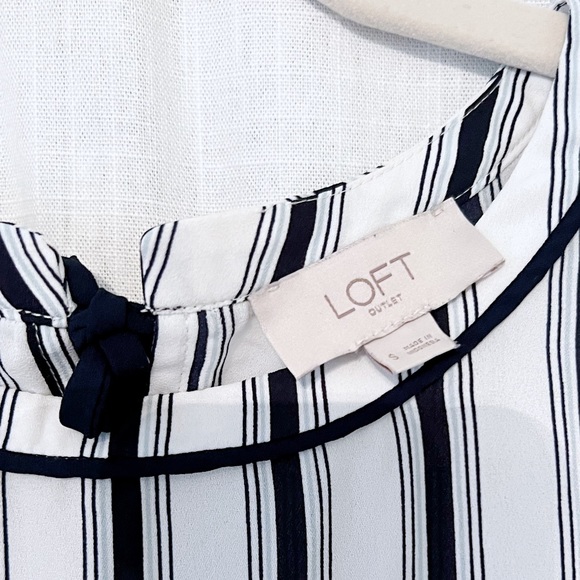 Ann Taylor LOFT Outlet Womens Size SMALL Sleeveless White & Black Striped Tank - Picture 4 of 5